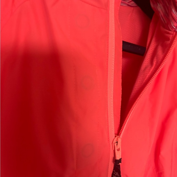 Running Room 3 in 1 reflective running jacket - Picture 6 of 8